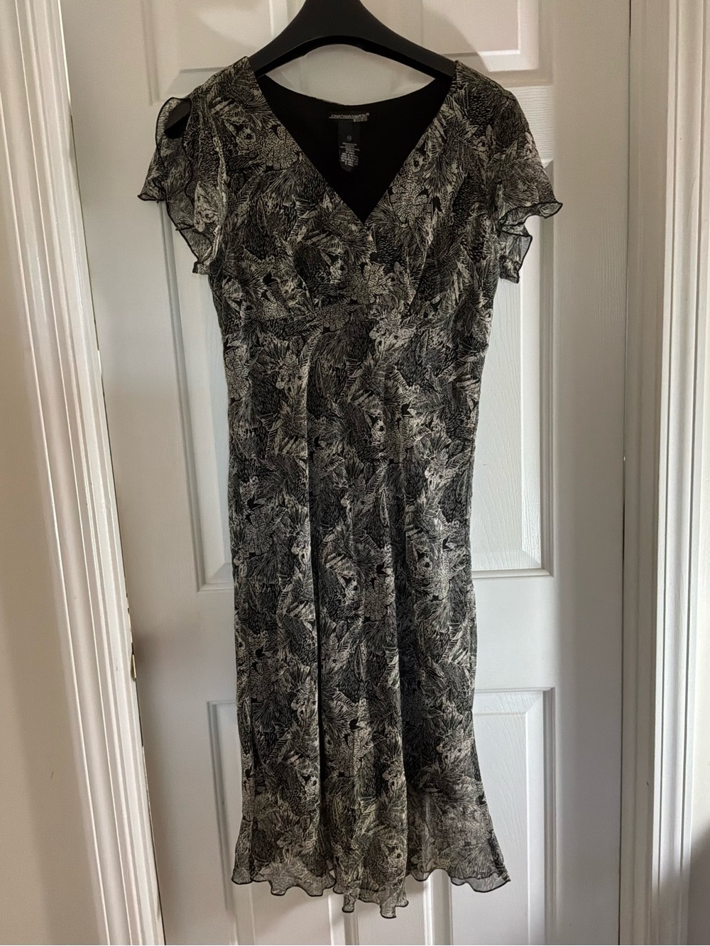 jonathan martin Black & White Printed V-Neck Midi Dress